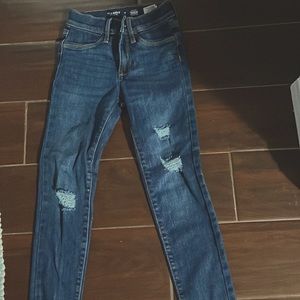 Blue three ribs from Old Navy size 8 in medium